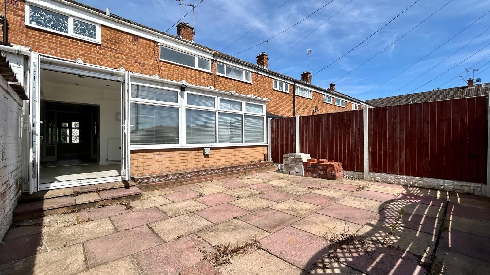 3 bedroom mid terraced house Sold in Coventry - Photograph 18.