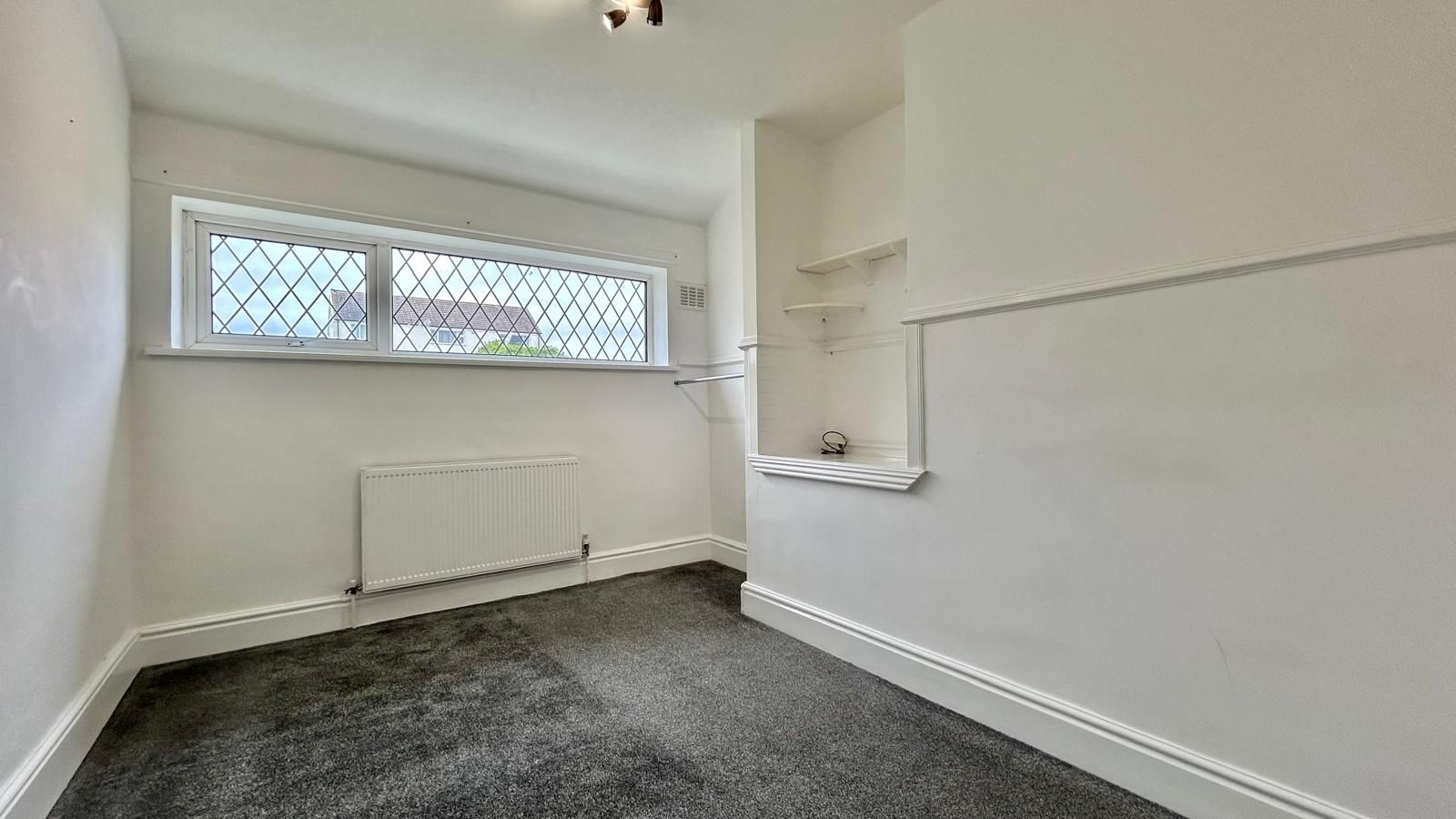 3 bedroom mid terraced house Sold in Coventry - Photograph 16.