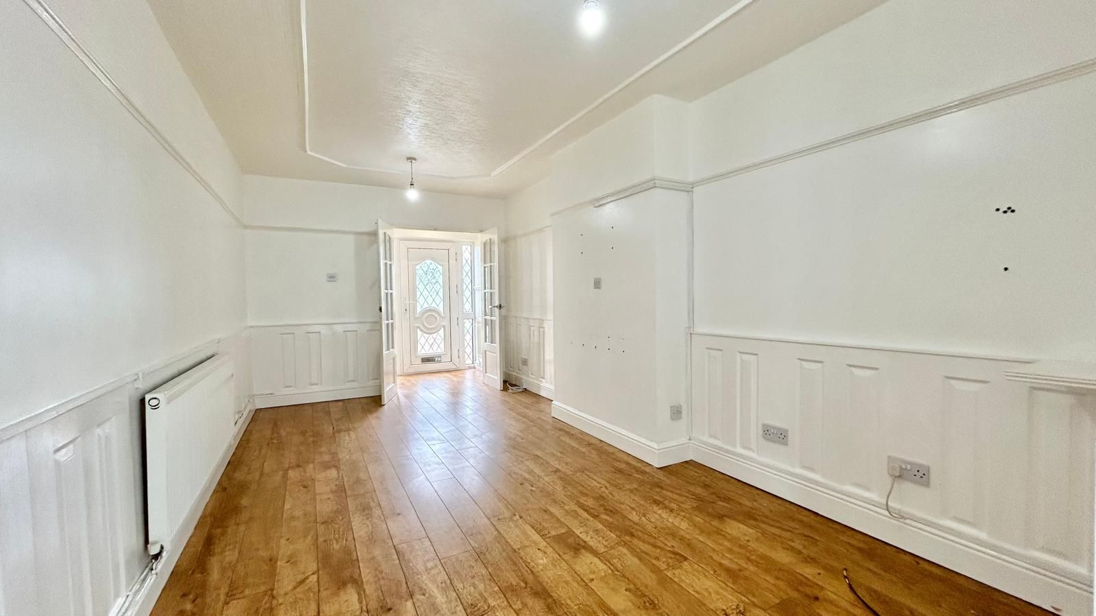 3 bedroom mid terraced house Sold in Coventry - Photograph 8.