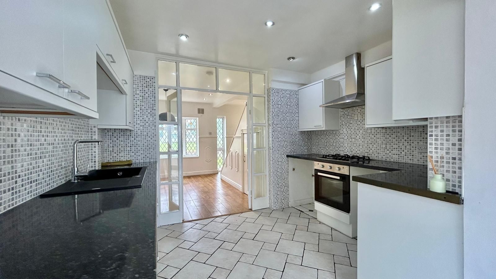 3 bedroom mid terraced house Sold in Coventry - Photograph 3.