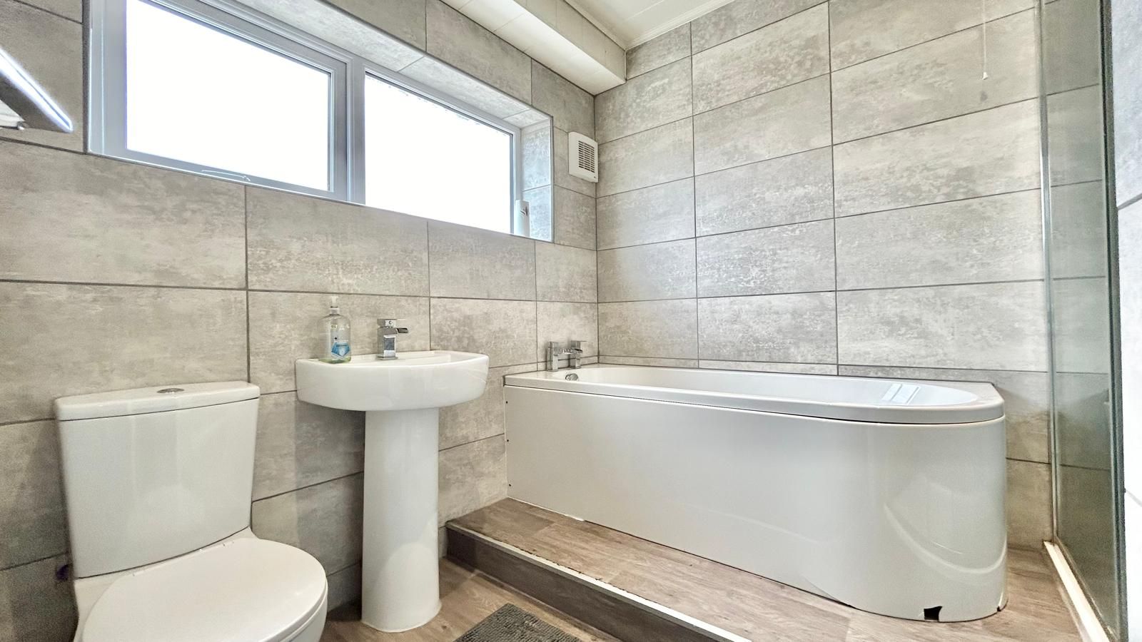 3 bedroom mid terraced house Sold in Coventry - Photograph 12.