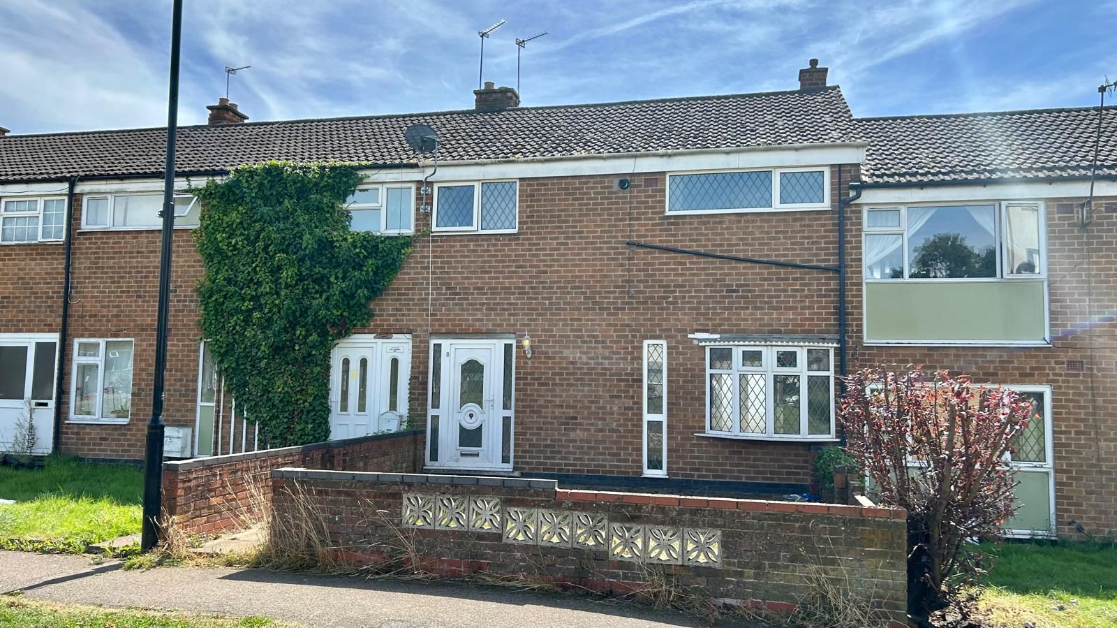 3 bedroom mid terraced house Sold in Coventry - Photograph 1.