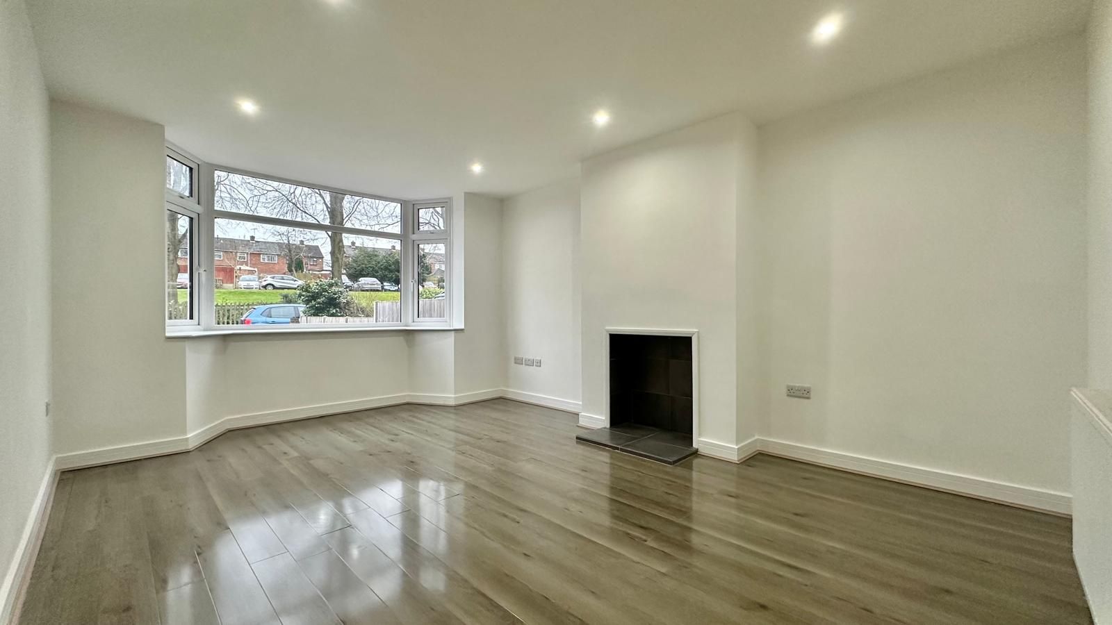 3 bedroom semi-detached house Sold in Coventry - Photograph 2.