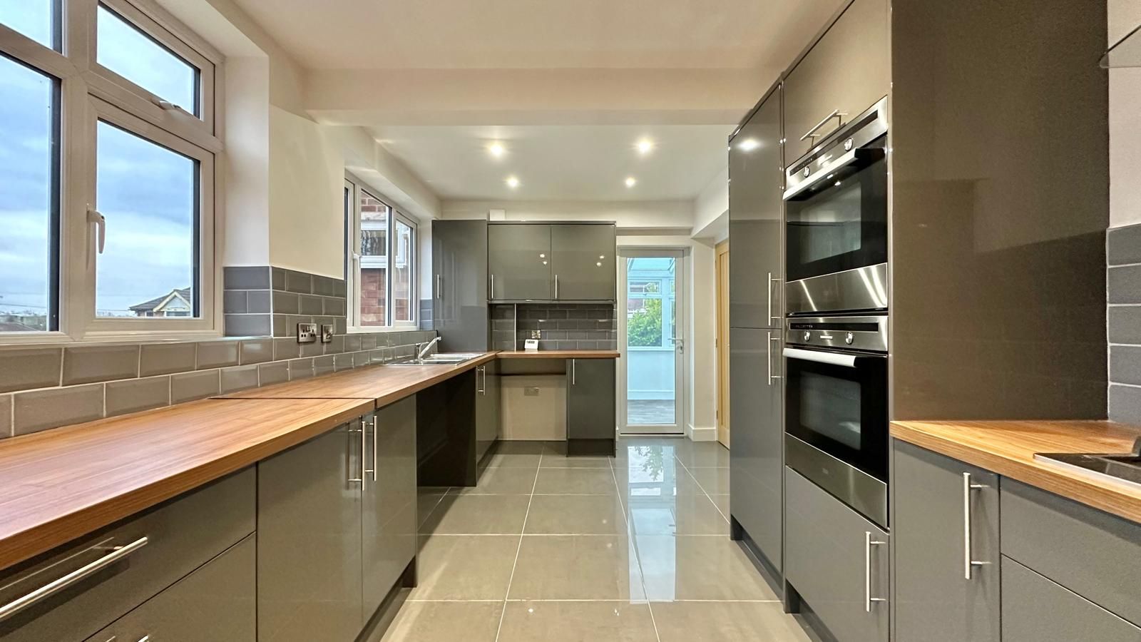 3 bedroom semi-detached house Sold in Coventry - Photograph 10.