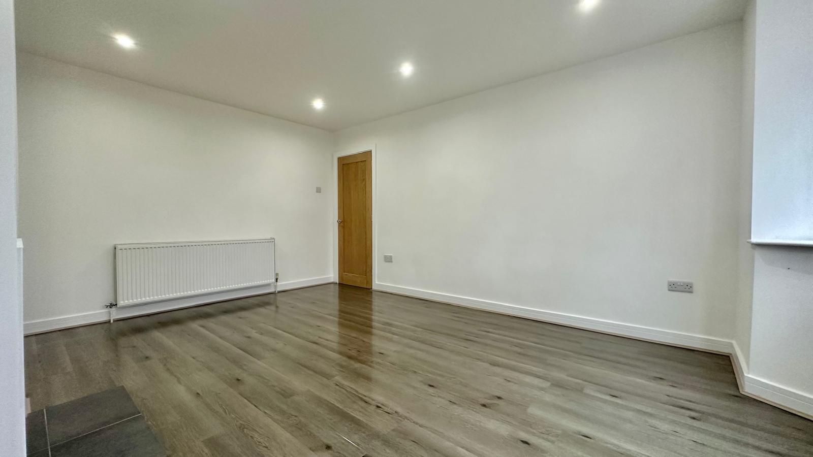 3 bedroom semi-detached house Sold in Coventry - Photograph 12.