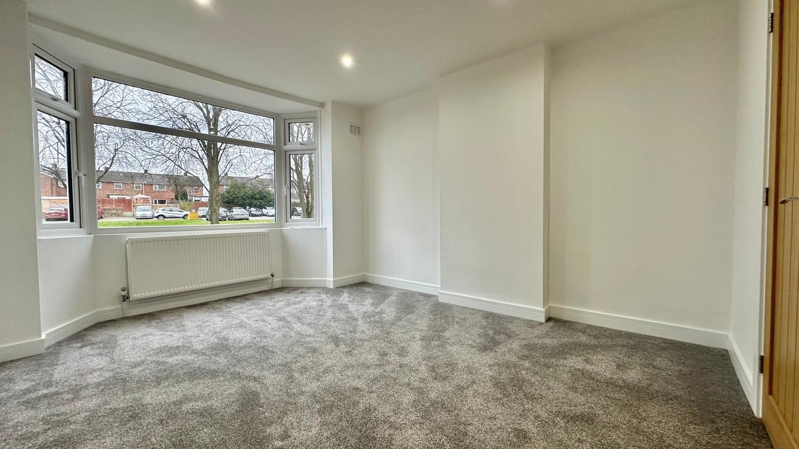 3 bedroom semi-detached house Sold in Coventry - Photograph 15.