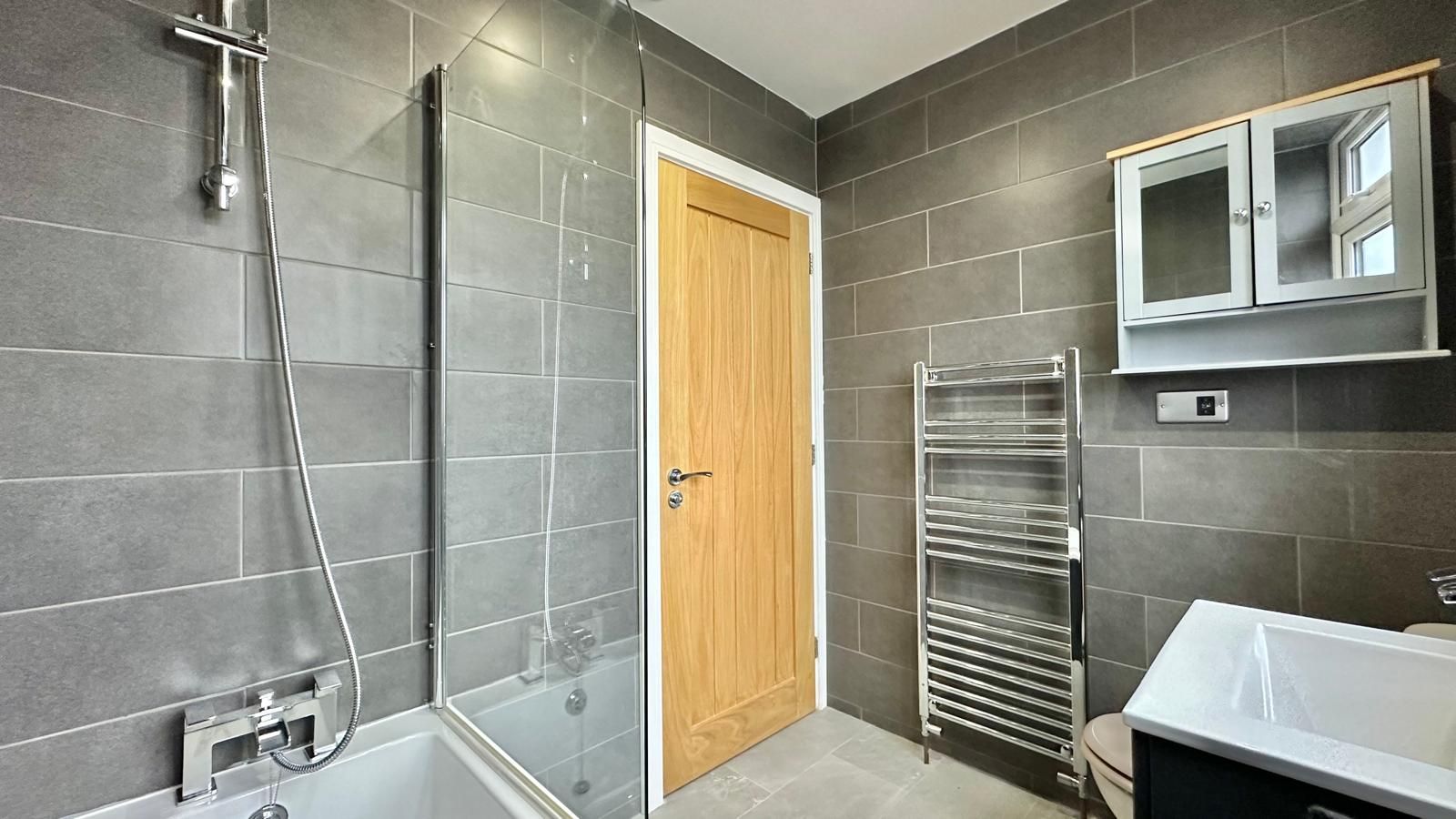 3 bedroom semi-detached house Sold in Coventry - Photograph 17.