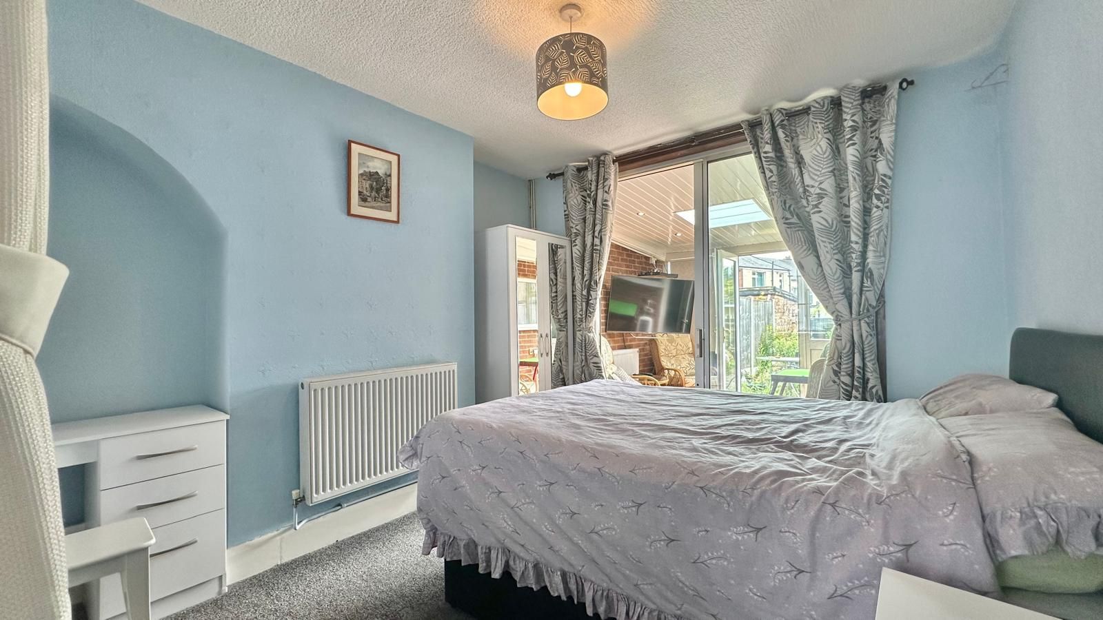 3 bedroom mid terraced house Sold in Coventry - Photograph 6.