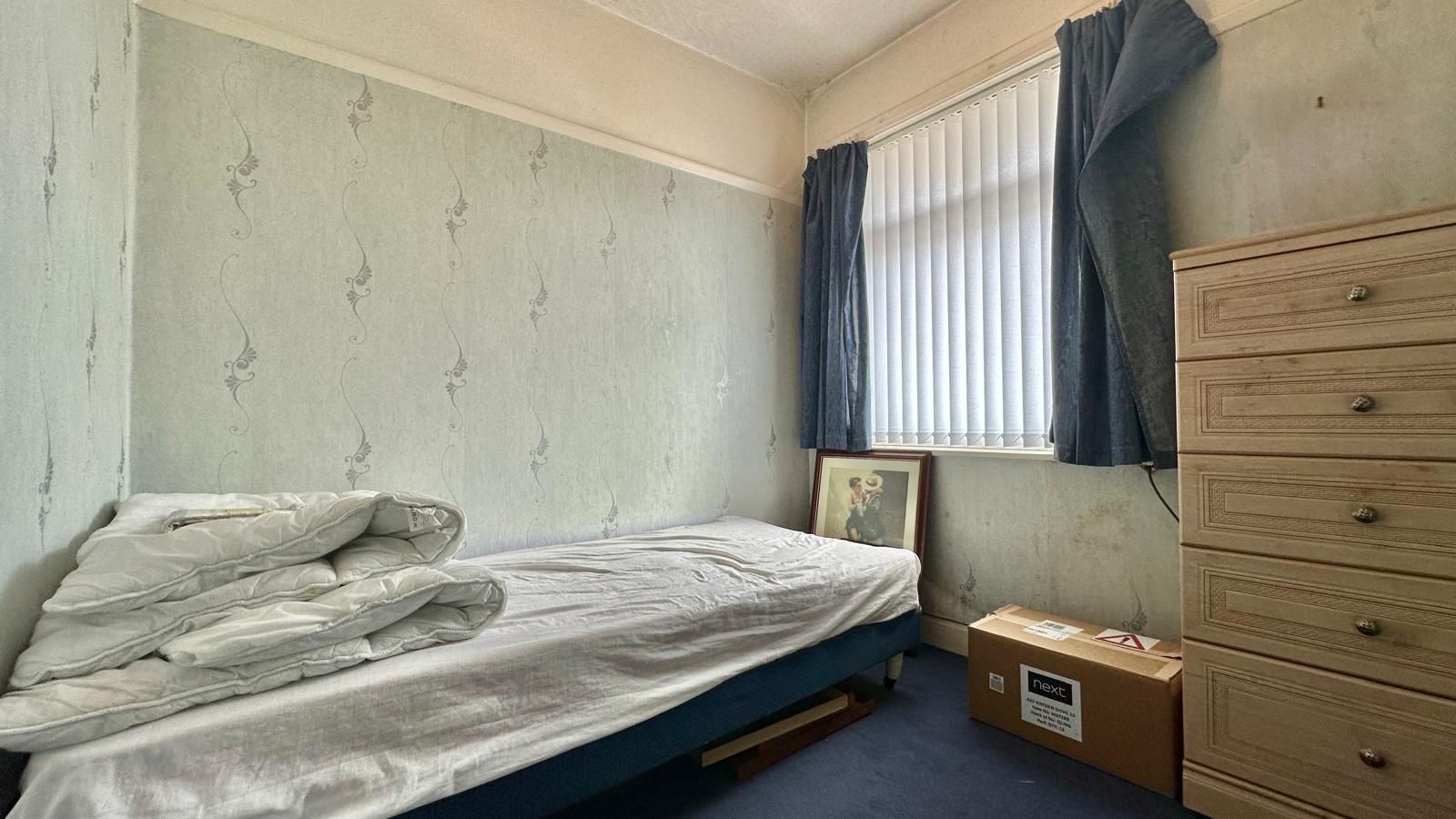3 bedroom mid terraced house Sold in Coventry - Photograph 14.