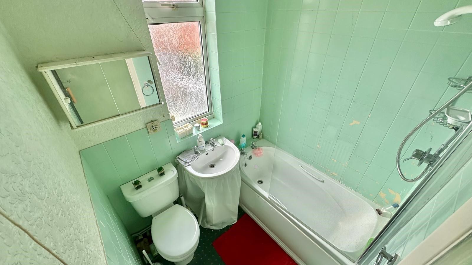 3 bedroom mid terraced house Sold in Coventry - Photograph 13.