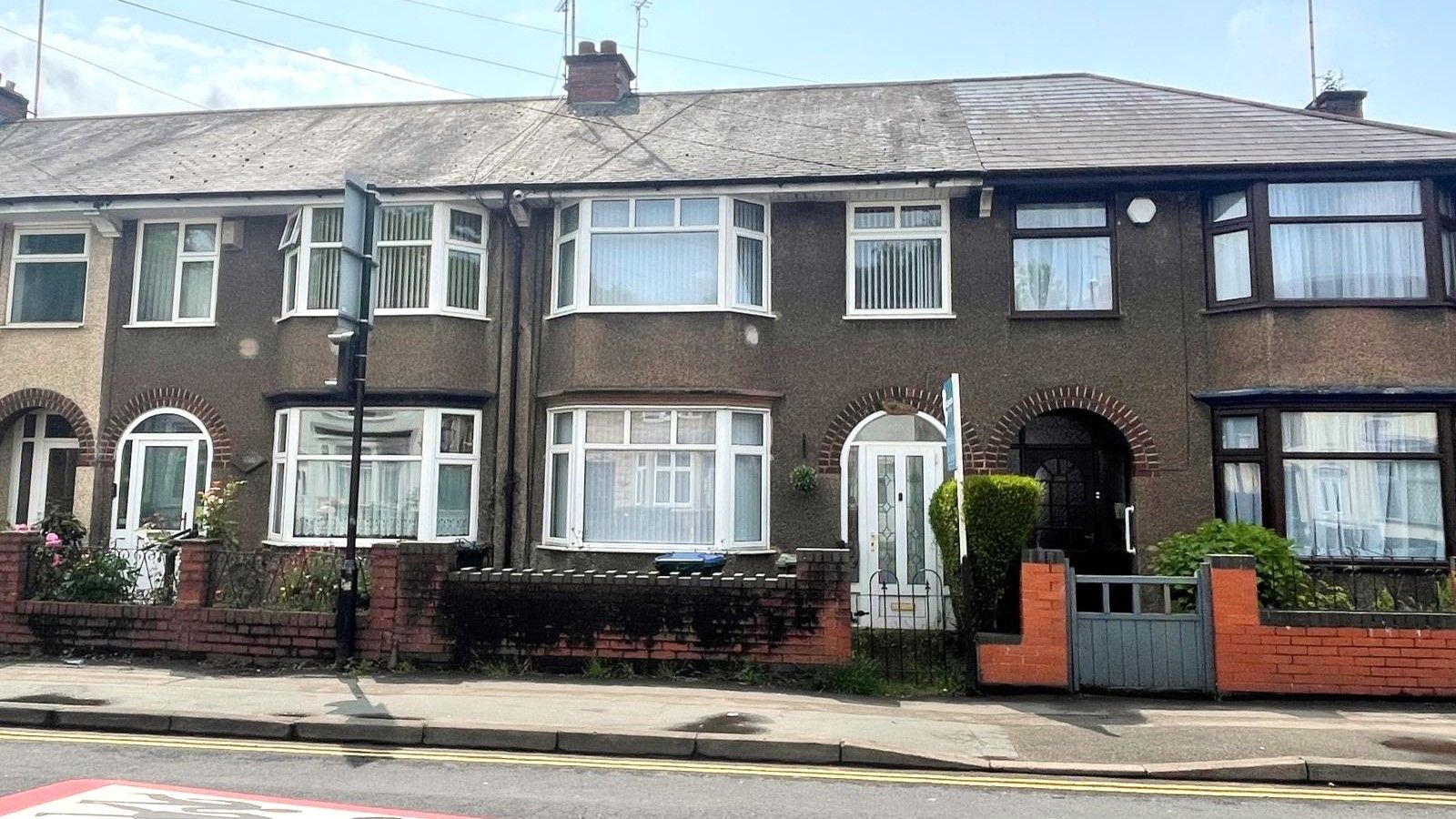 3 bedroom mid terraced house Sold in Coventry - Photograph 1.