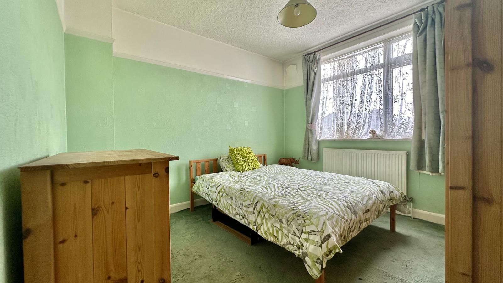 3 bedroom mid terraced house Sold in Coventry - Photograph 12.