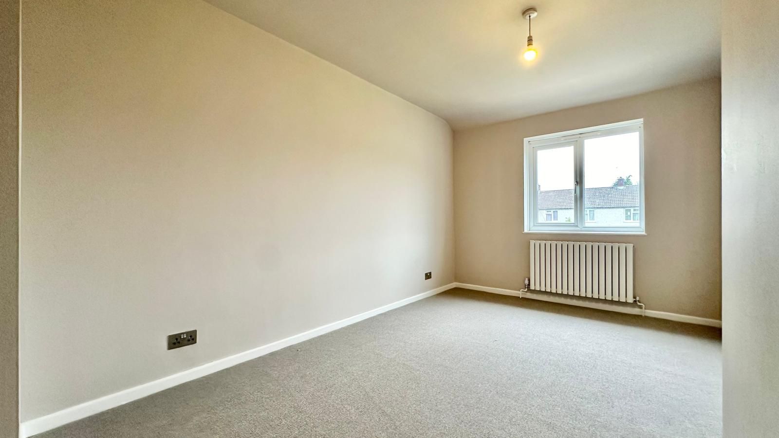3 bedroom mid terraced house Sold in Coventry - Photograph 9.