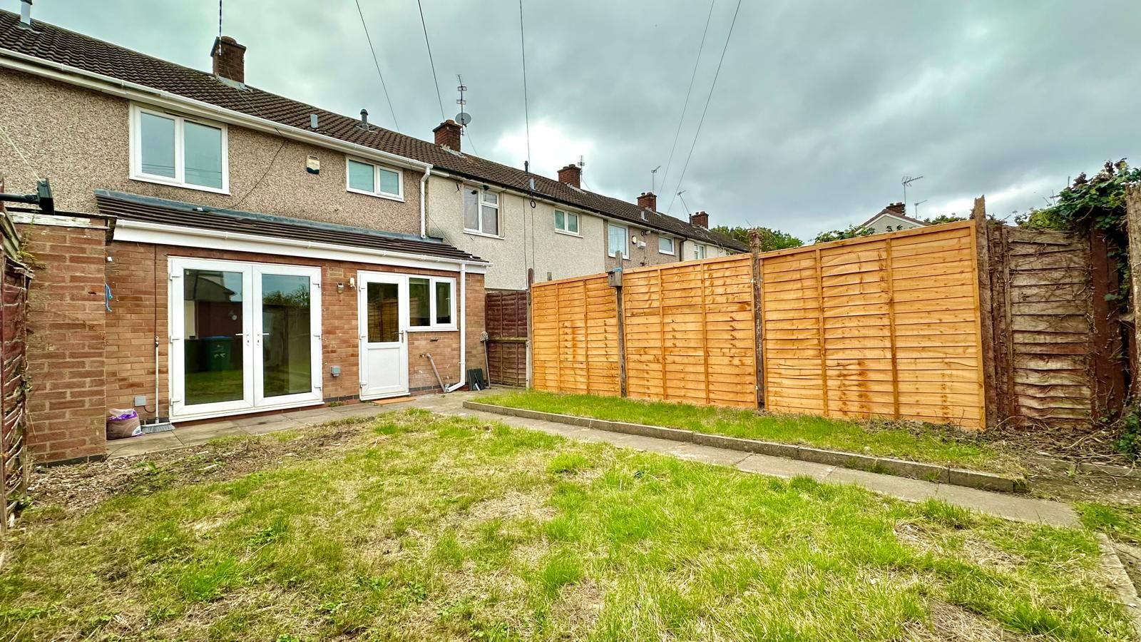 3 bedroom mid terraced house Sold in Coventry - Photograph 15.
