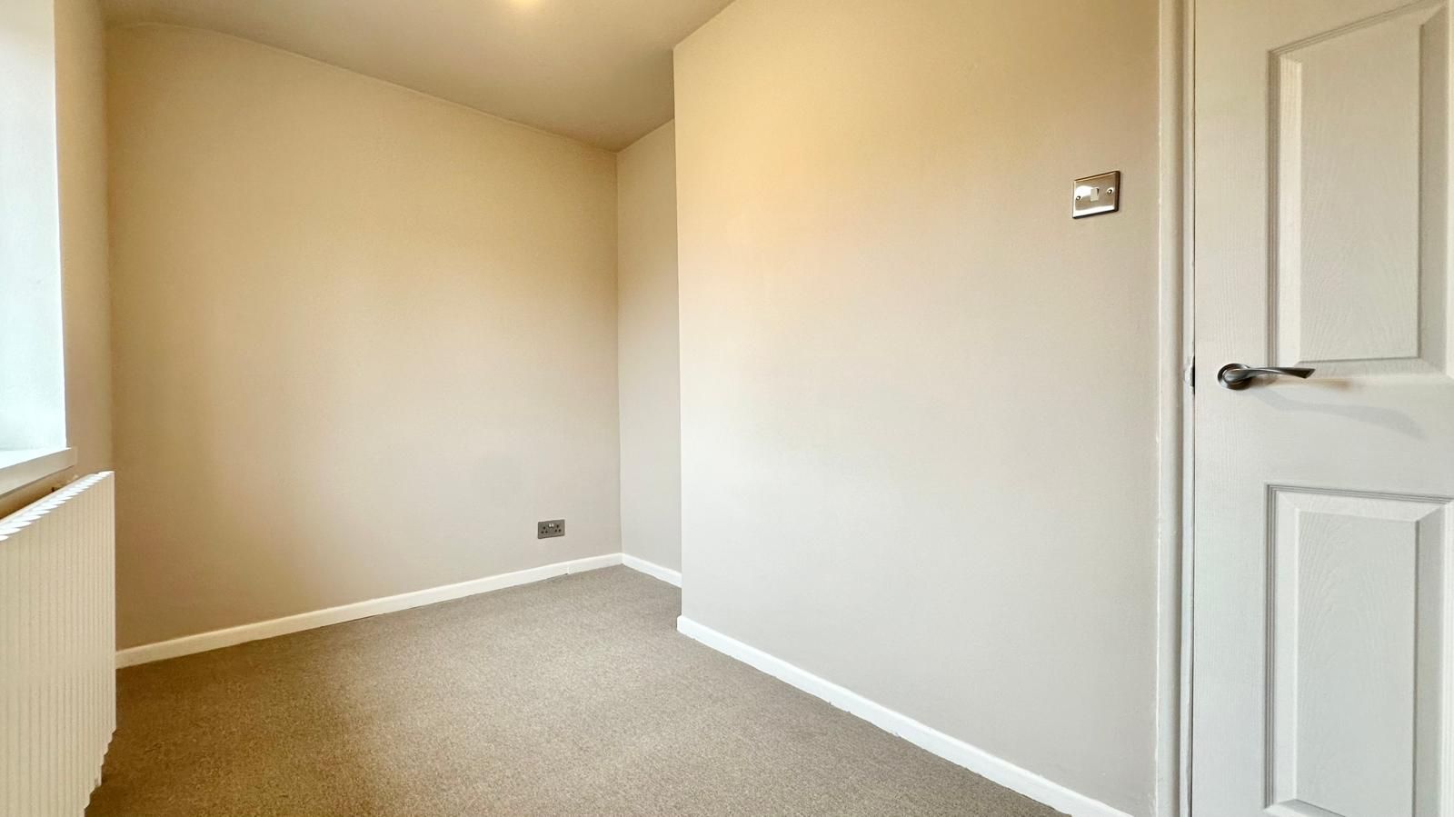 3 bedroom mid terraced house Sold in Coventry - Photograph 10.