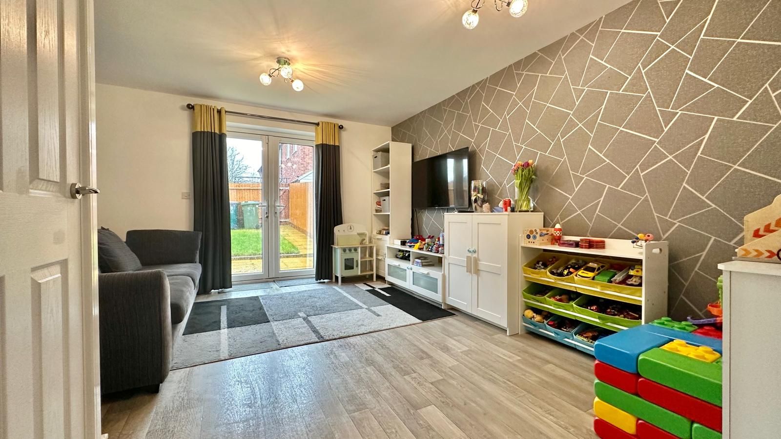 2 bedroom mid terraced house Let in Coventry - Photograph 2.