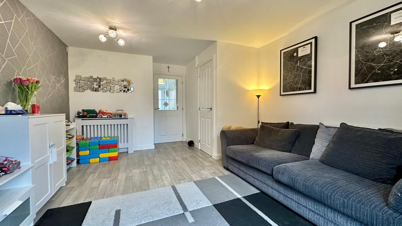 2 bedroom mid terraced house Let in Coventry - Photograph 3.