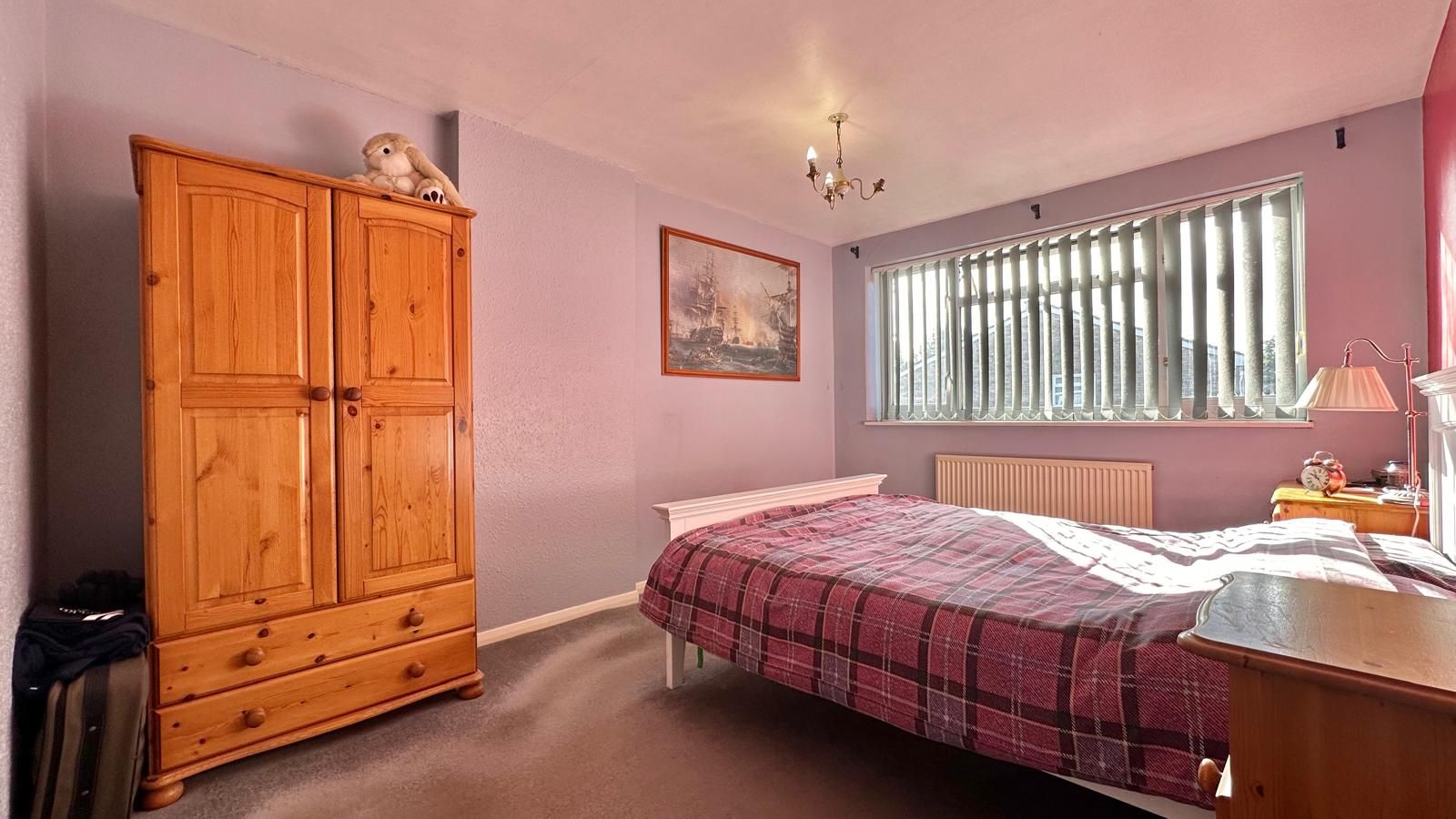 3 bedroom semi-detached house Sold in Coventry - Photograph 9.