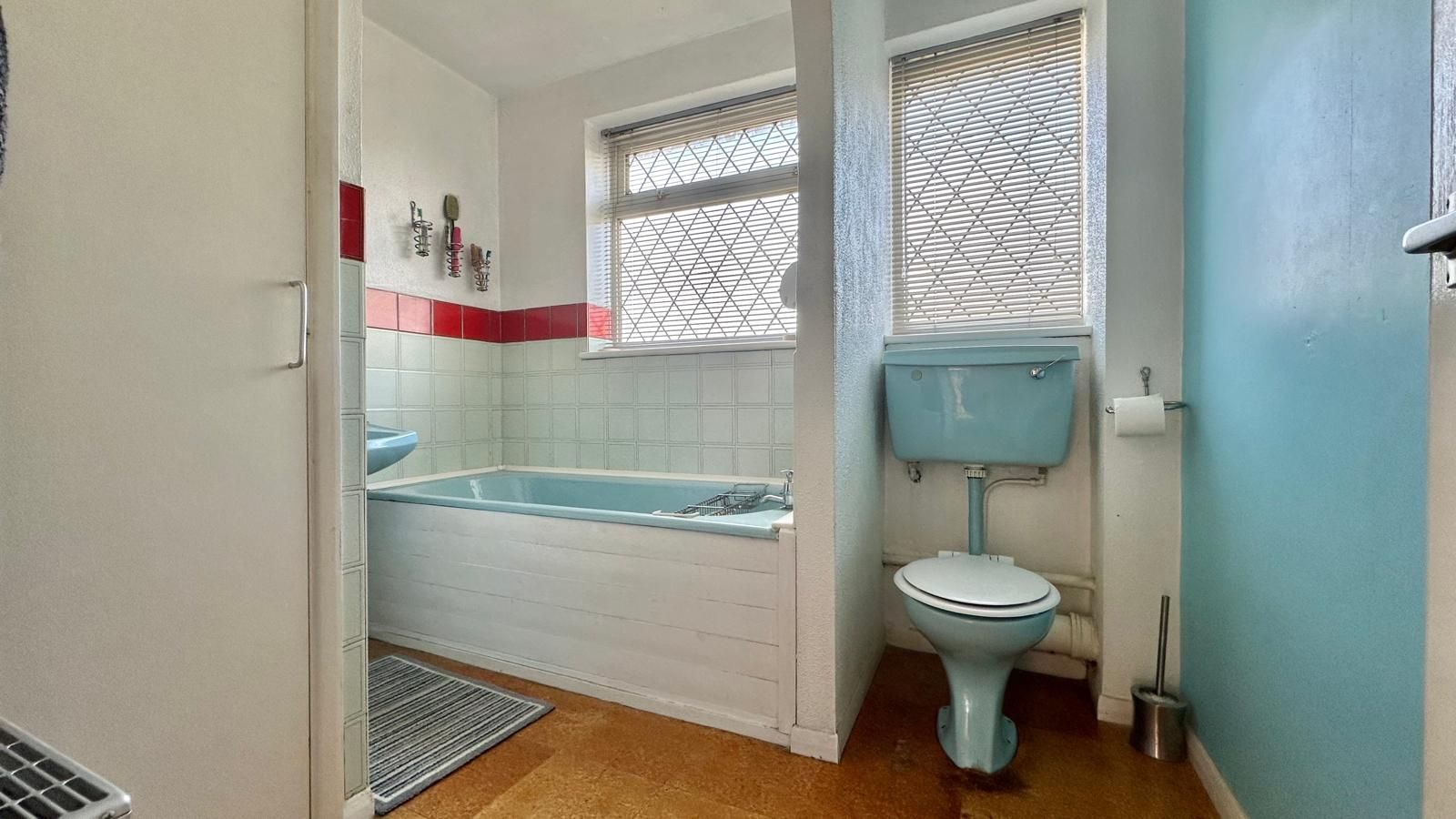 3 bedroom semi-detached house Sold in Coventry - Photograph 14.