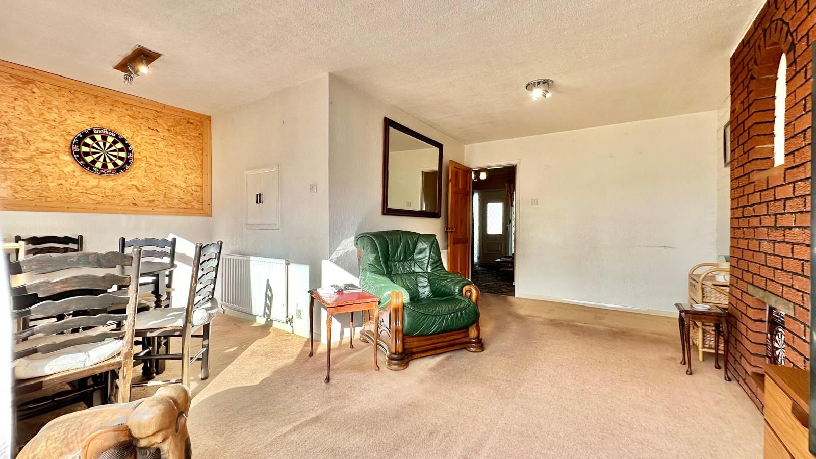 3 bedroom semi-detached house Sold in Coventry - Photograph 4.