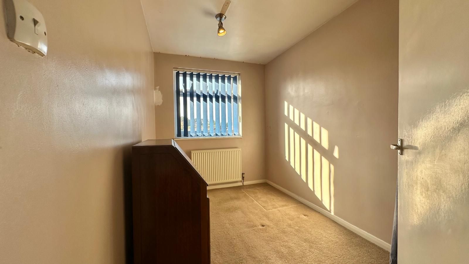 3 bedroom semi-detached house Sold in Coventry - Photograph 13.