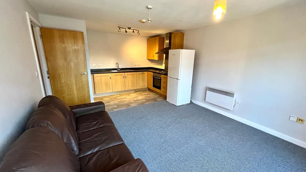 2 bedroom apartment flat/apartment To Let in Coventry - Photograph 5.