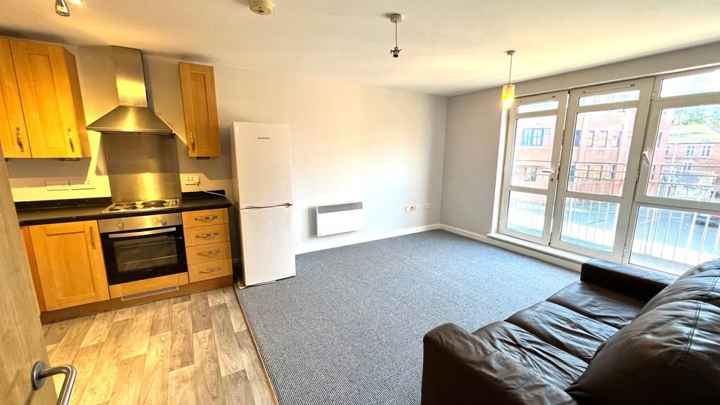 2 bedroom apartment flat/apartment To Let in Coventry - Photograph 1.