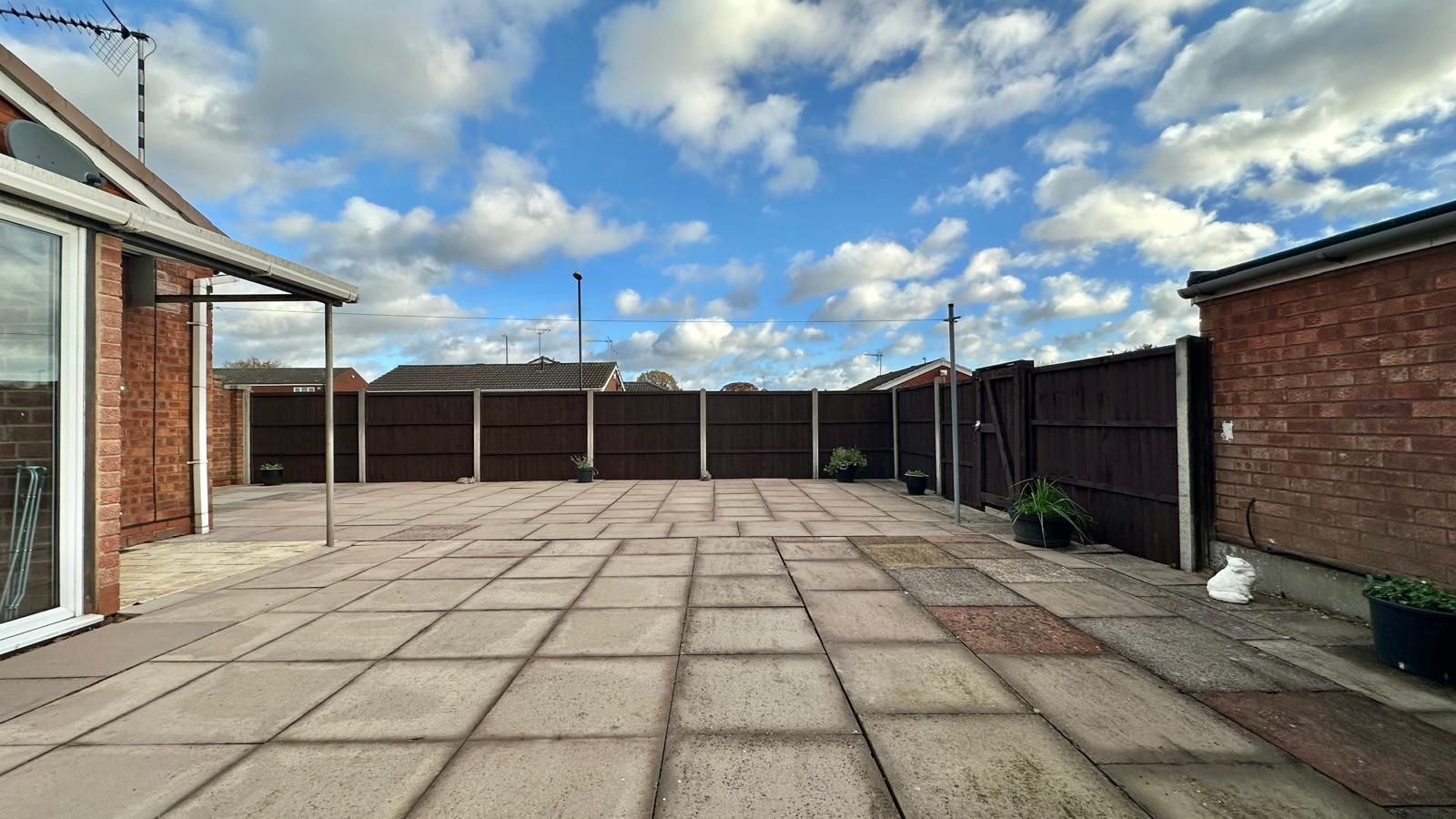 2 bedroom detached bungalow Sold in Coventry - Photograph 16.