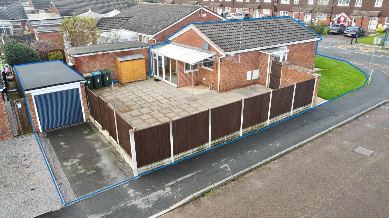 2 bedroom detached bungalow Sold in Coventry - Photograph 2.