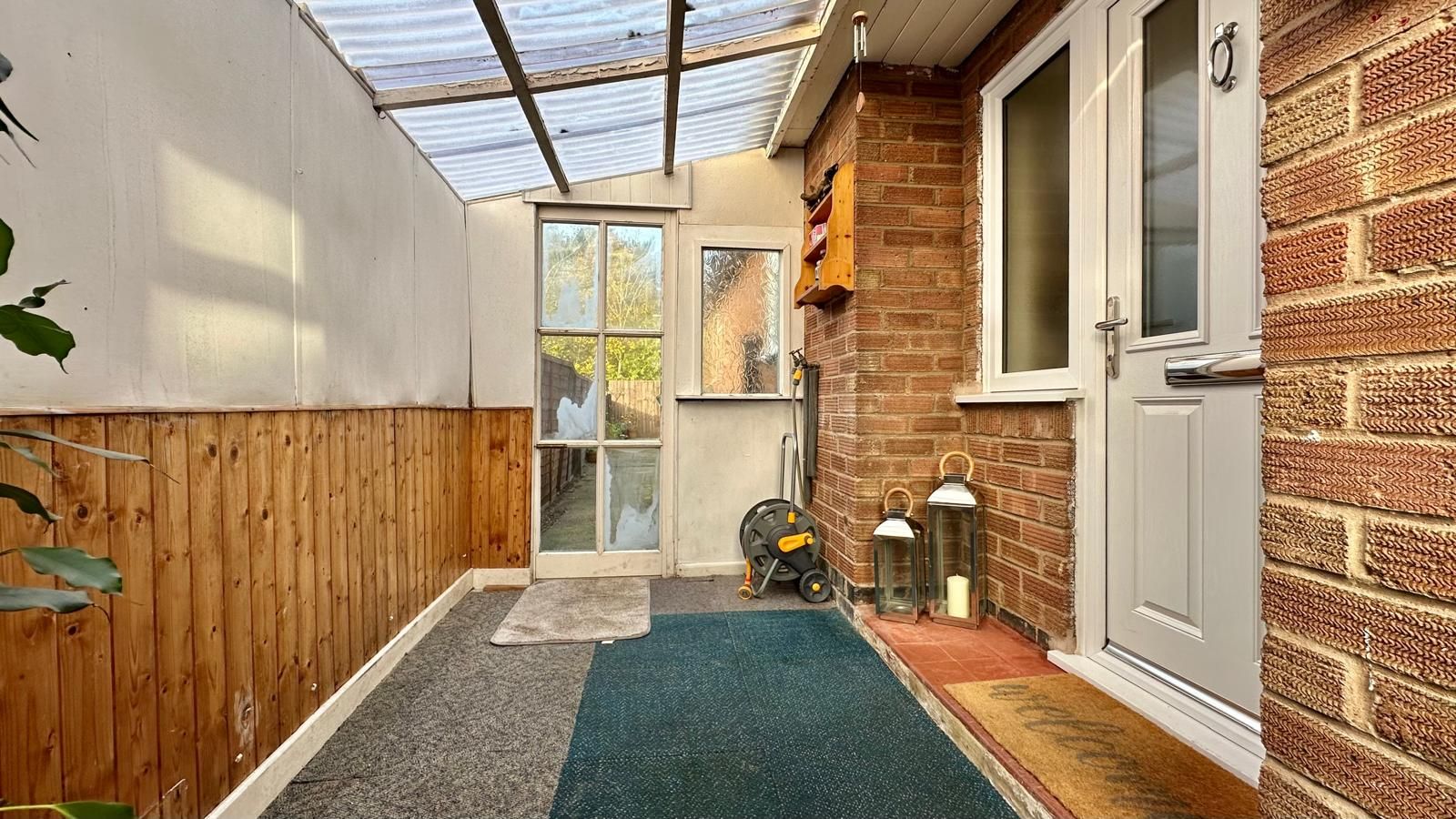 2 bedroom semi-detached bungalow Sold in Coventry - Photograph 17.