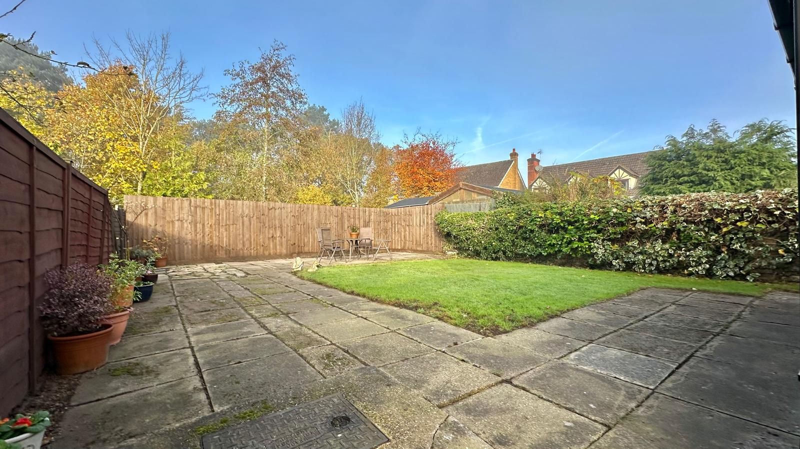 2 bedroom semi-detached bungalow Sold in Coventry - Photograph 15.