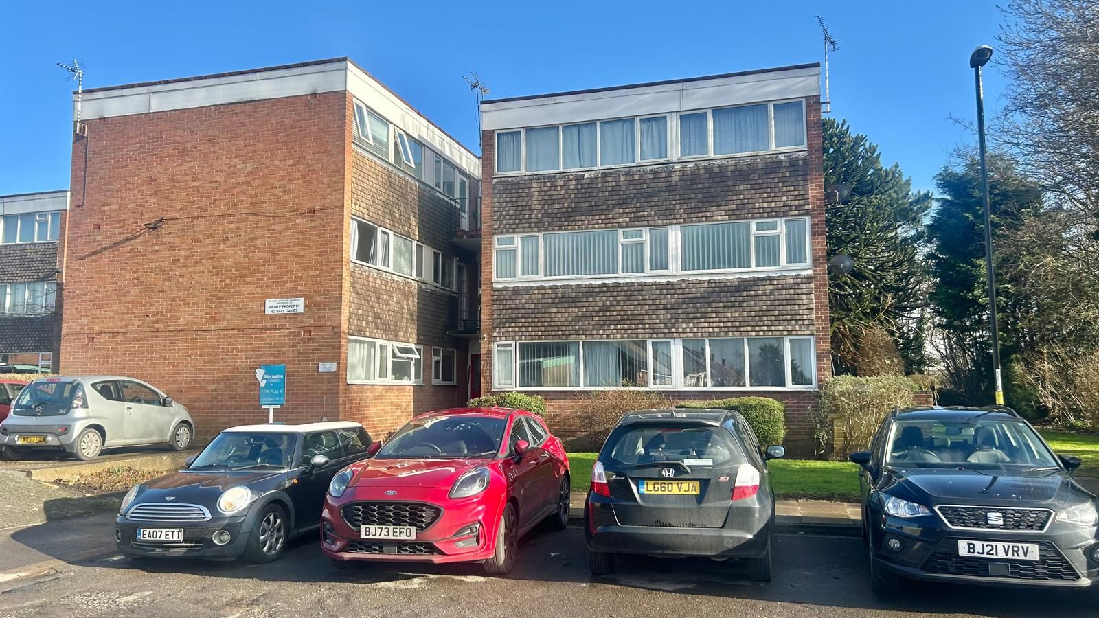 2 bedroom ground floor flat/apartment Sold in Coventry - Photograph 1.