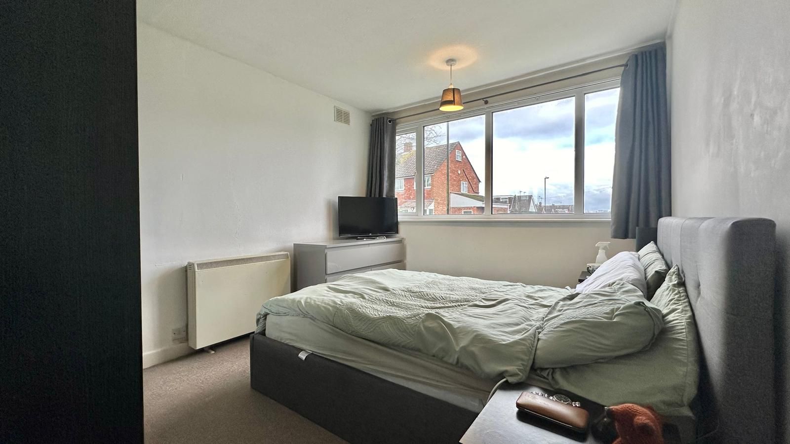 2 bedroom ground floor flat/apartment Sold in Coventry - Photograph 7.