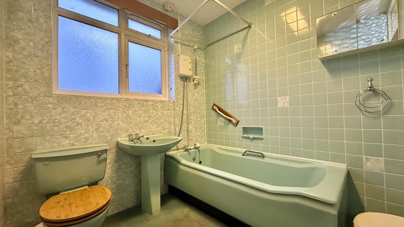 3 bedroom end terraced house Sale Agreed in Coventry - Photograph 16.