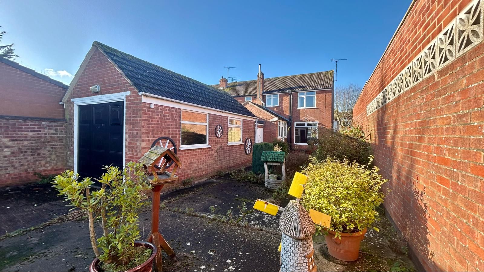 3 bedroom end terraced house Sale Agreed in Coventry - Photograph 25.