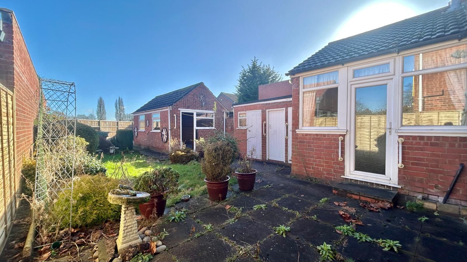 3 bedroom end terraced house For Sale in Coventry - Property photograph.