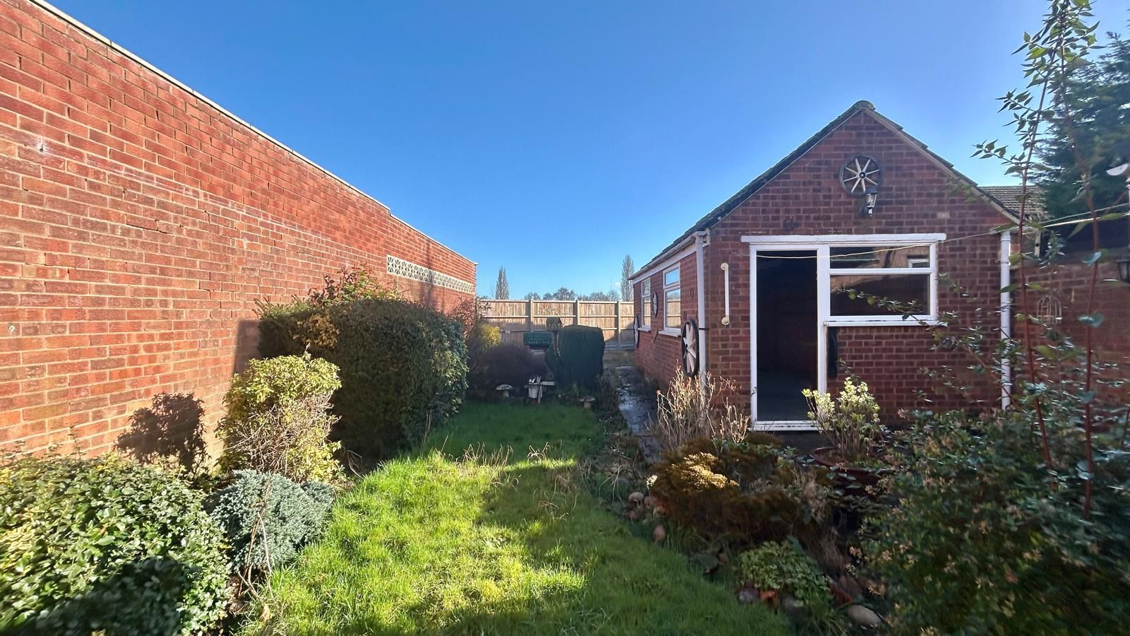 3 bedroom end terraced house Sale Agreed in Coventry - Photograph 22.