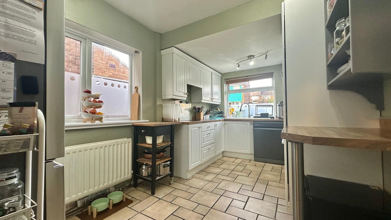 3 bedroom semi-detached house Sold in Coventry - Photograph 7.
