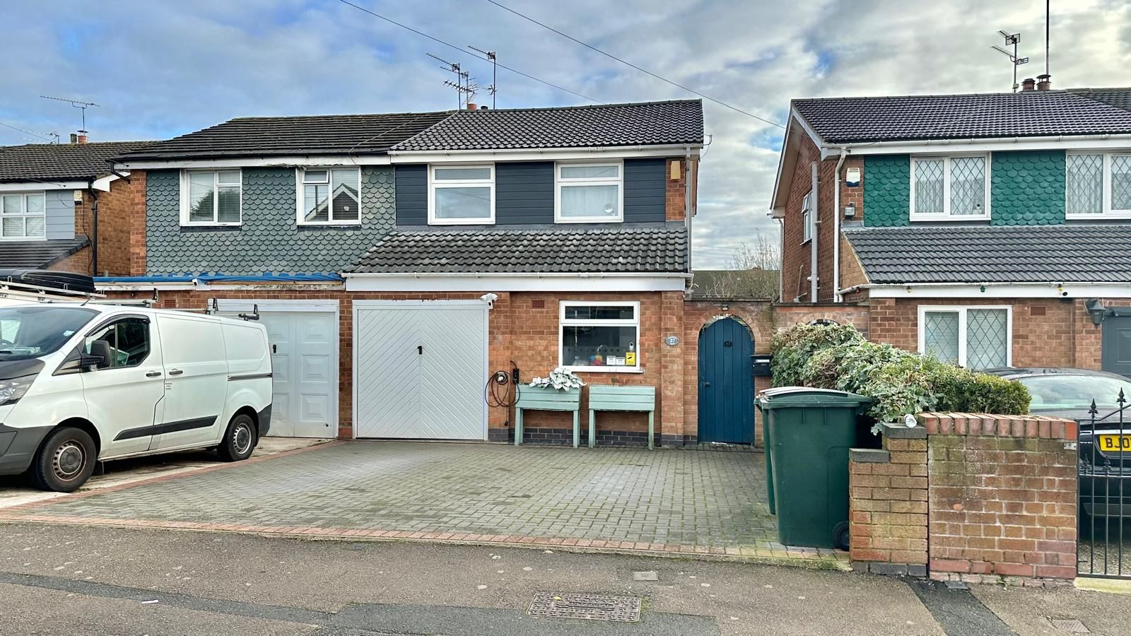 3 bedroom semi-detached house Sold in Coventry - Photograph 1.