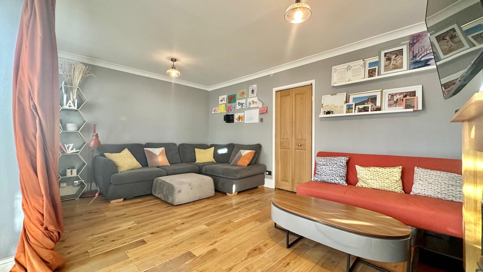 3 bedroom semi-detached house Sold in Coventry - Photograph 6.
