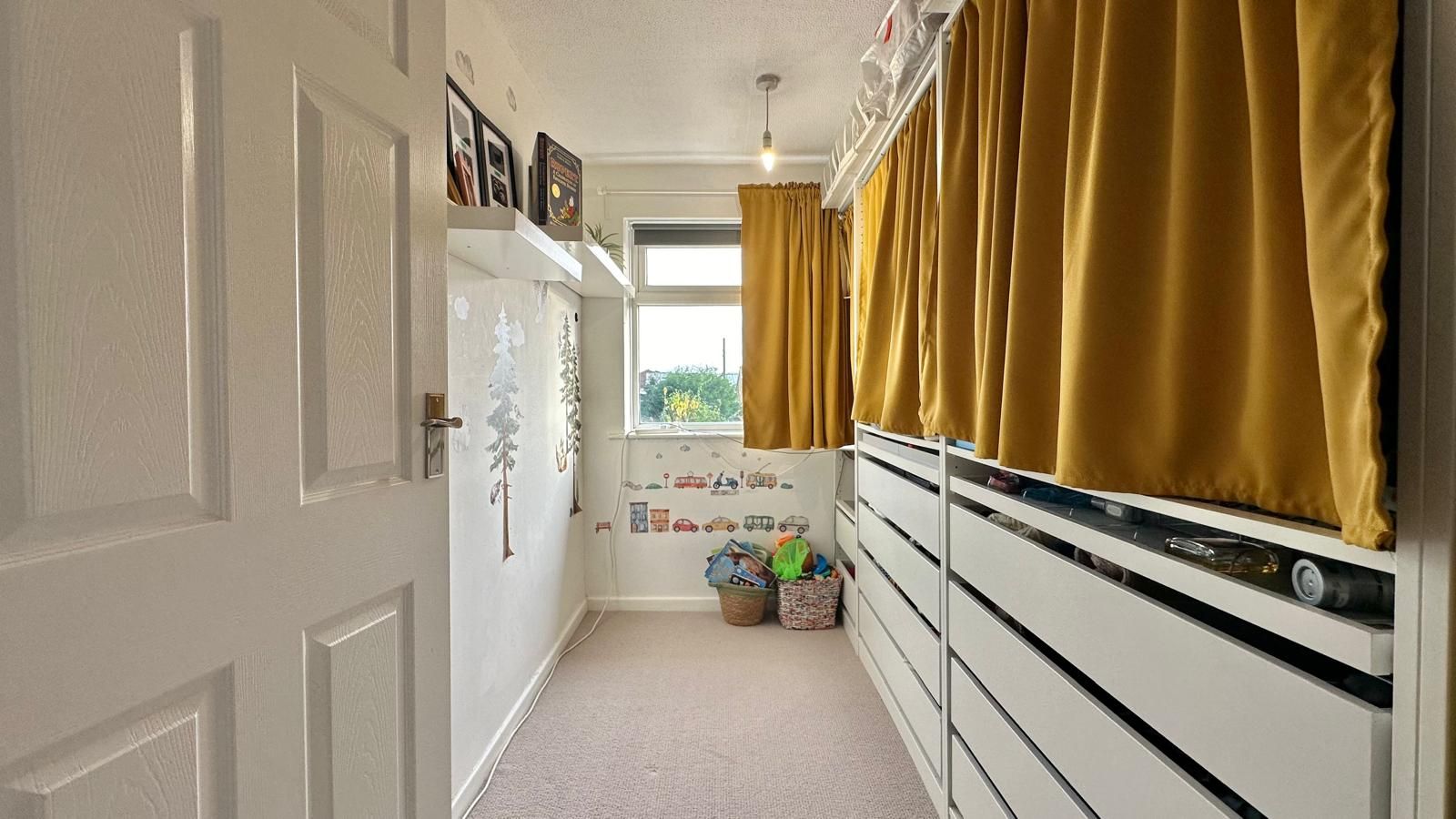 3 bedroom semi-detached house Sold in Coventry - Photograph 15.