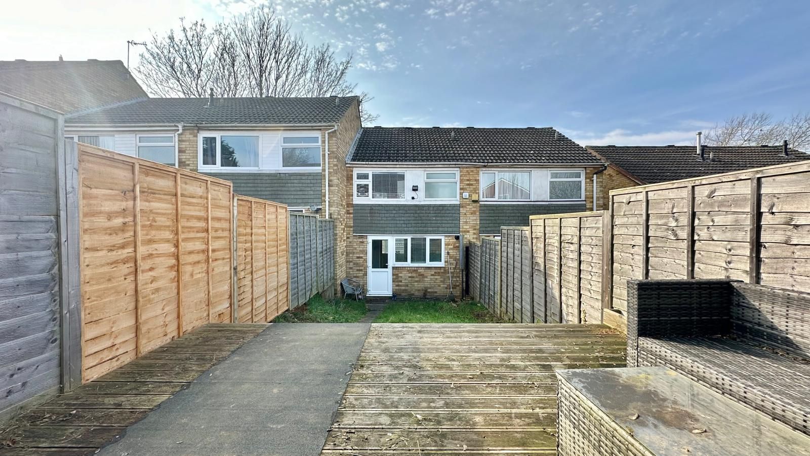 2 bedroom mid terraced house Sold in Rugby - Photograph 16.