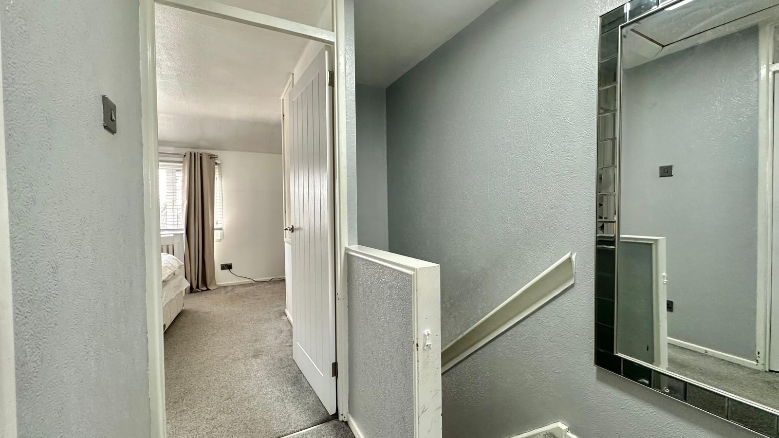 2 bedroom mid terraced house Sold in Rugby - Photograph 15.