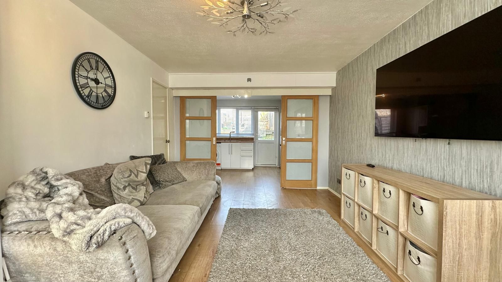 2 bedroom mid terraced house Sold in Rugby - Photograph 4.