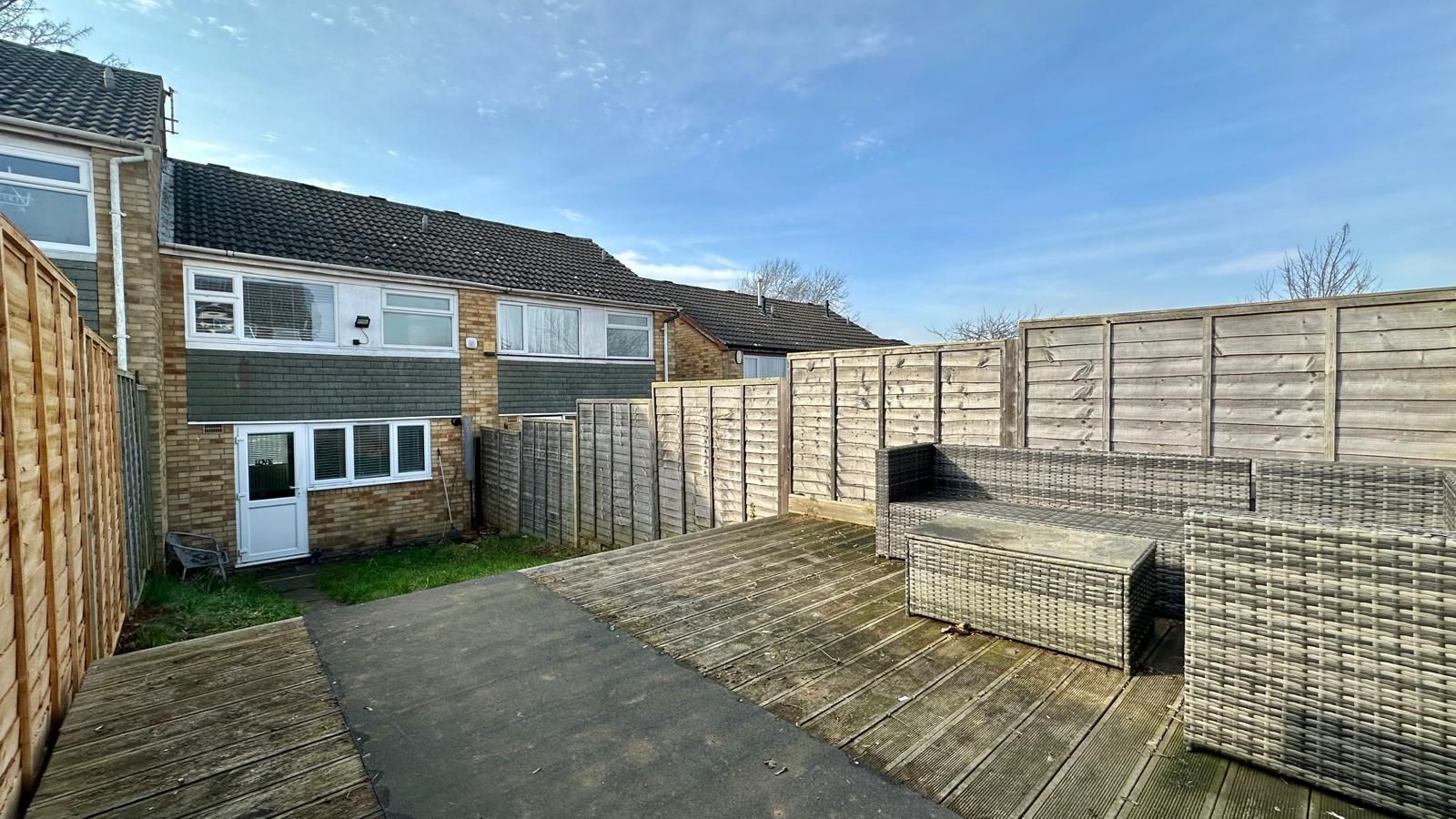 2 bedroom mid terraced house Sold in Rugby - Photograph 3.