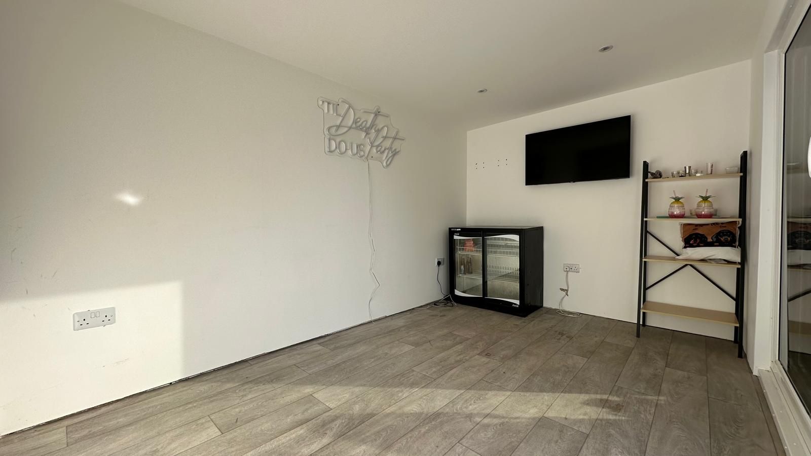 3 bedroom semi-detached house SSTC in Coventry - Photograph 19.