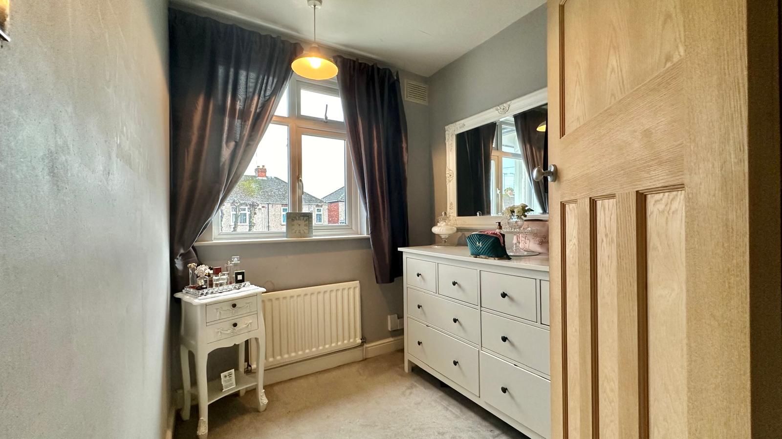 4 bedroom end terraced house Sold in Coventry - Photograph 13.