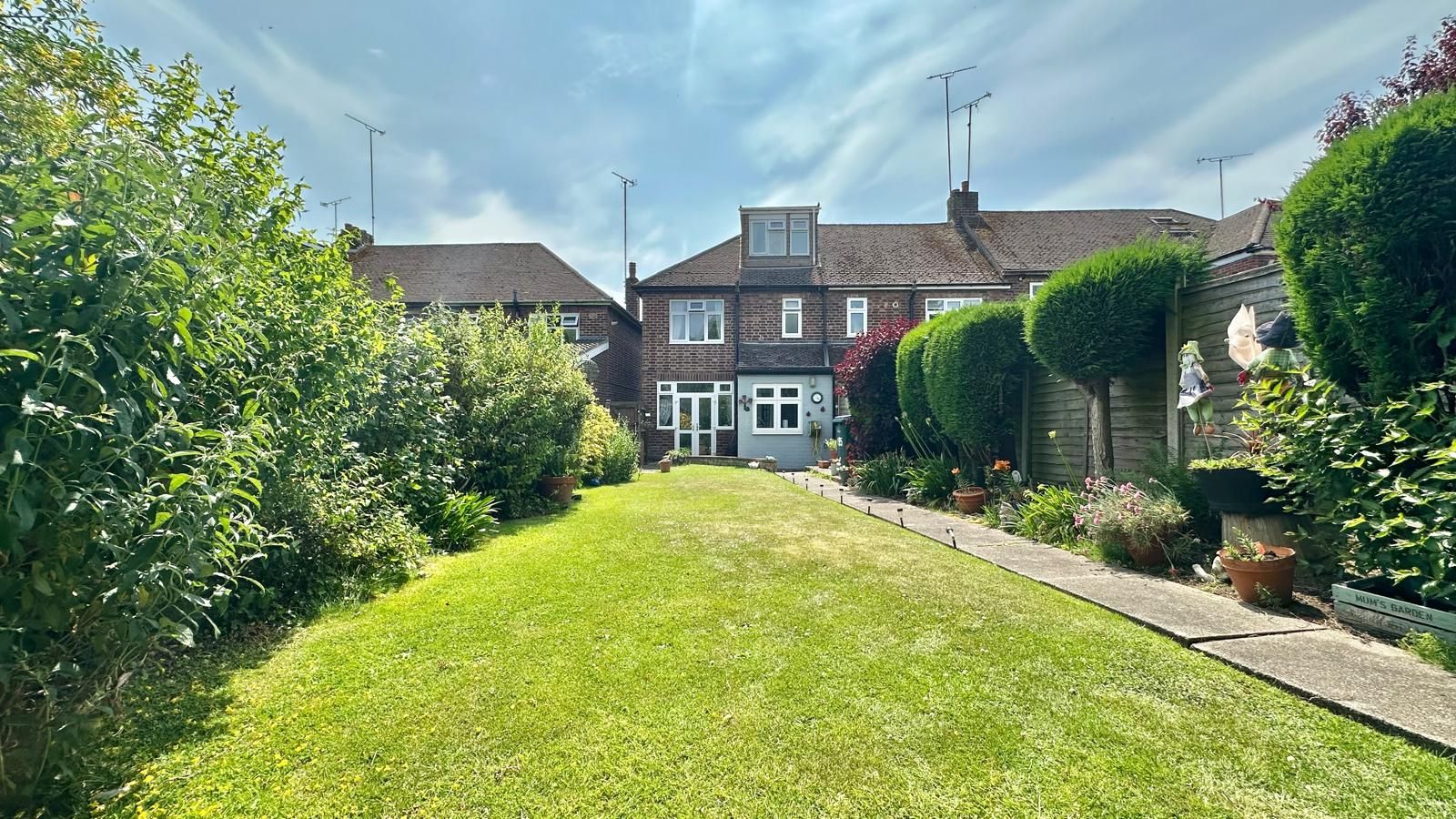 4 bedroom end terraced house Sold in Coventry - Photograph 19.