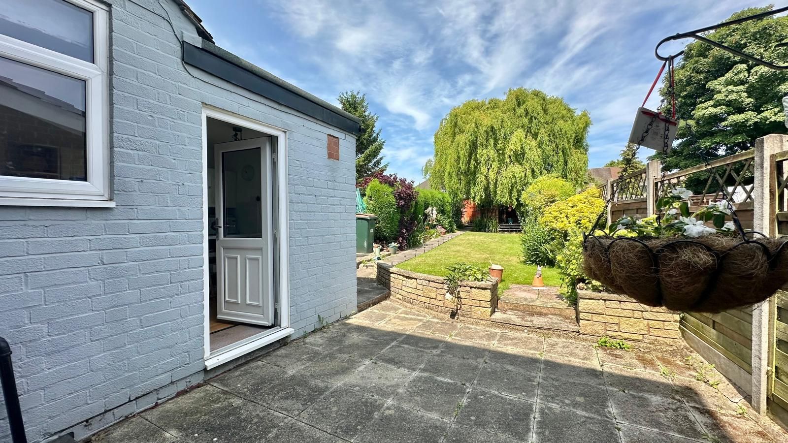 4 bedroom end terraced house Sold in Coventry - Photograph 2.
