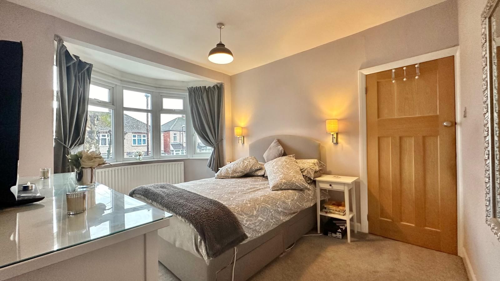 4 bedroom end terraced house Sold in Coventry - Photograph 7.